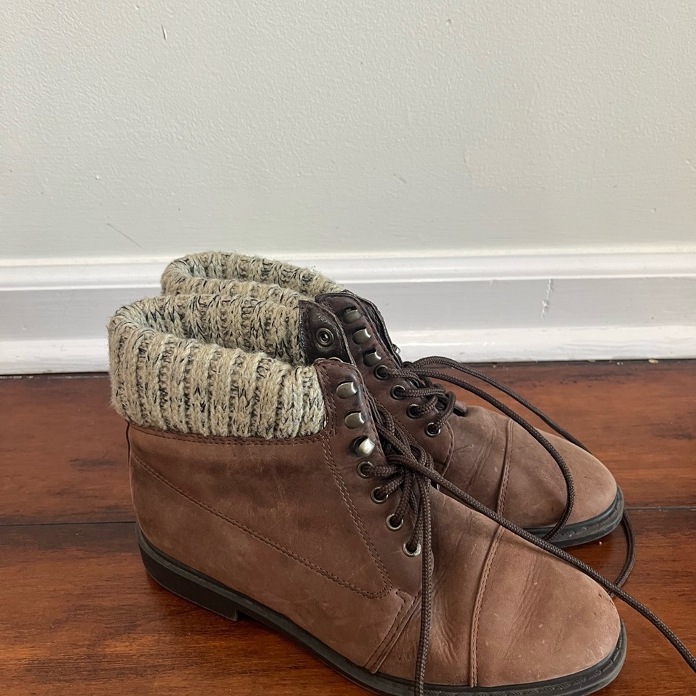 Brown Lace-Up Ankle Boots with Knit Cuff